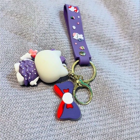 New! Hello Kitty Keychain - Picture 2 of 3